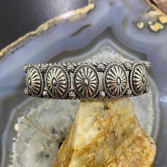 Carolyn Pollack Sterling Silver Single Row Conchos Decorated Bracelet For Women - Picture 5 of 10